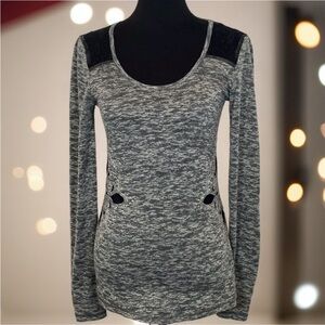 Women's Gray Long Sleeve Top